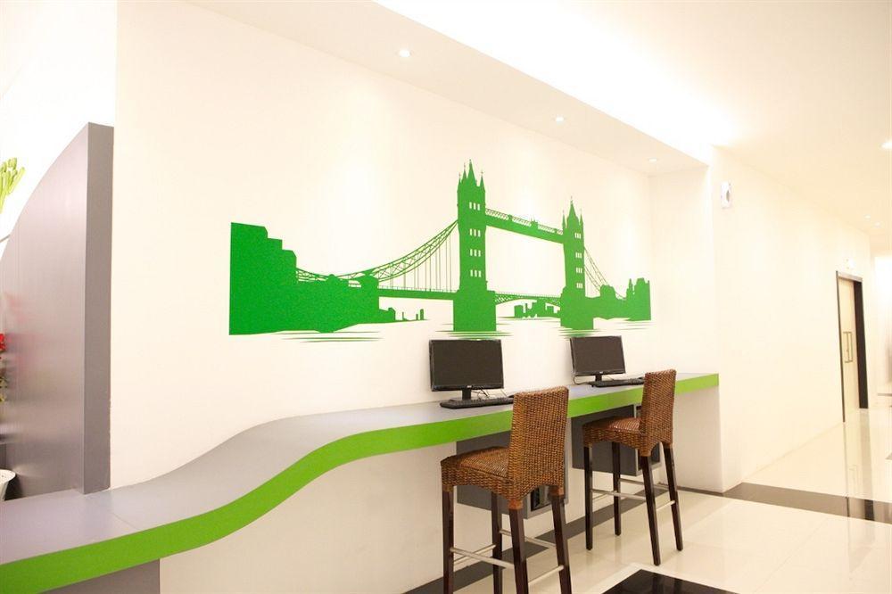 Arbor Biz Hotel Makassar Buitenkant foto