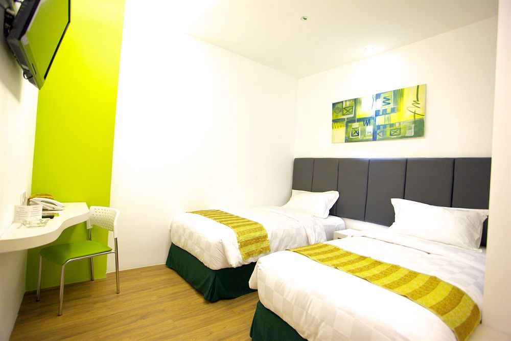 Arbor Biz Hotel Makassar Buitenkant foto