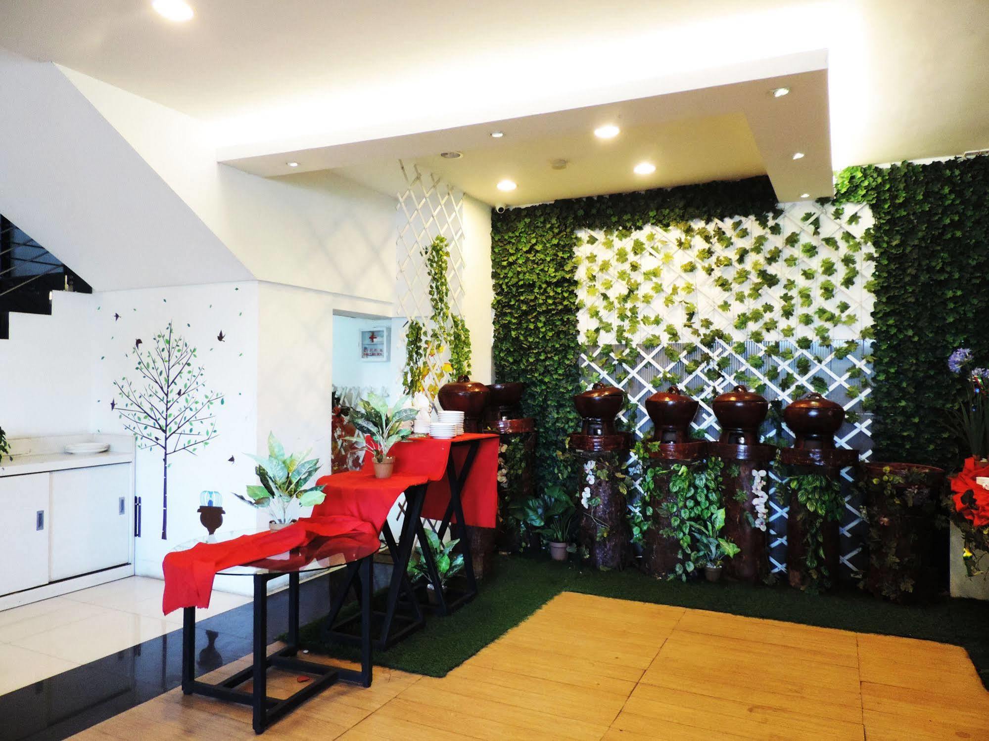 Arbor Biz Hotel Makassar Buitenkant foto
