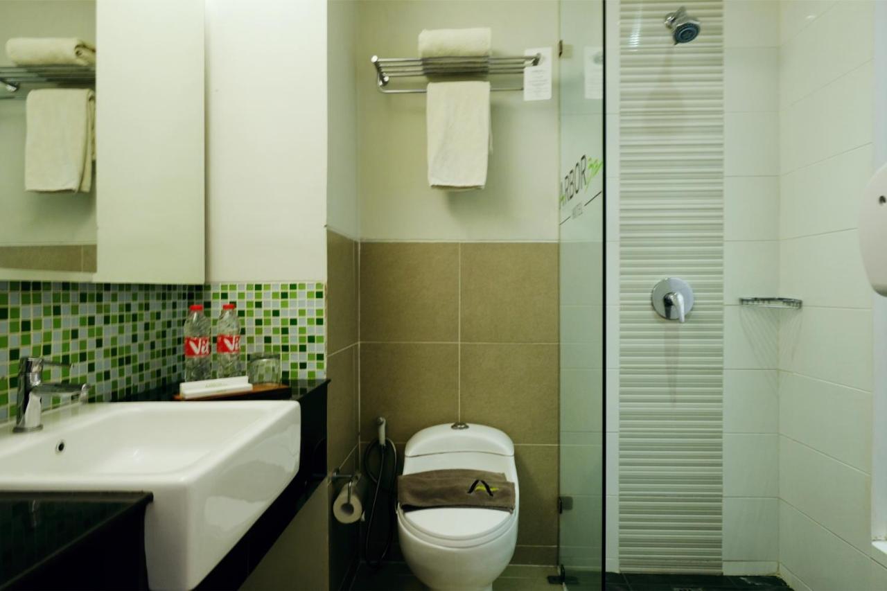 Arbor Biz Hotel Makassar Buitenkant foto